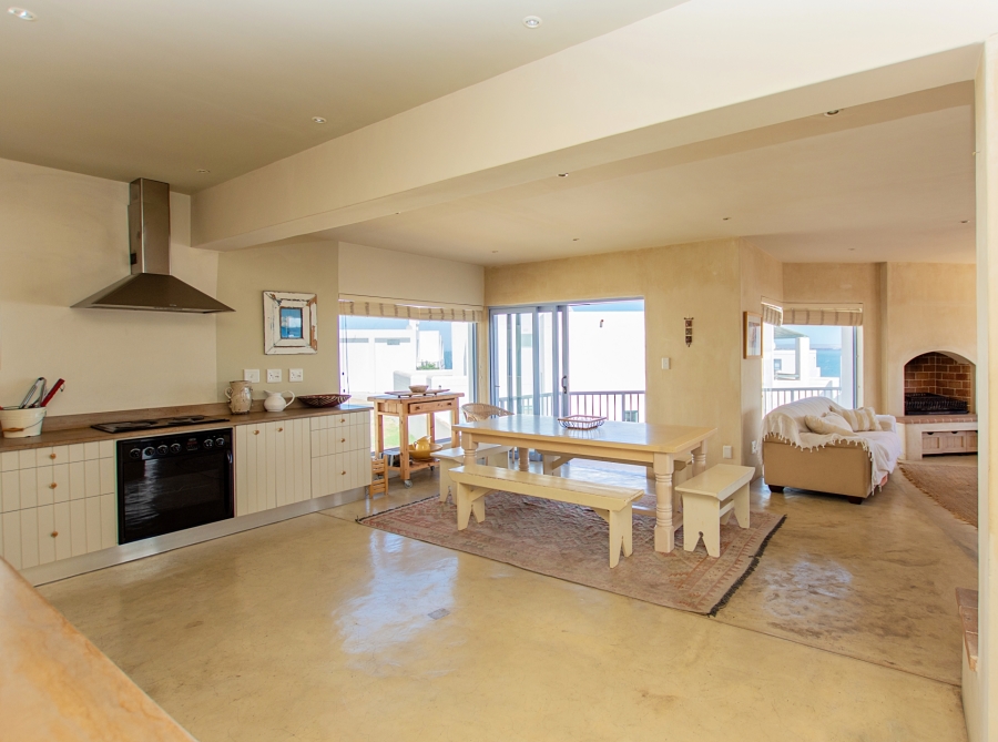 6 Bedroom Property for Sale in Paradise Beach Western Cape